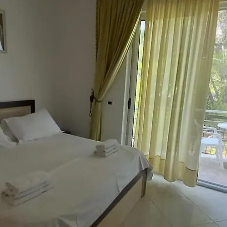 Gezimi Отель Шенджин